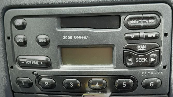 ford 3000 traffic radio