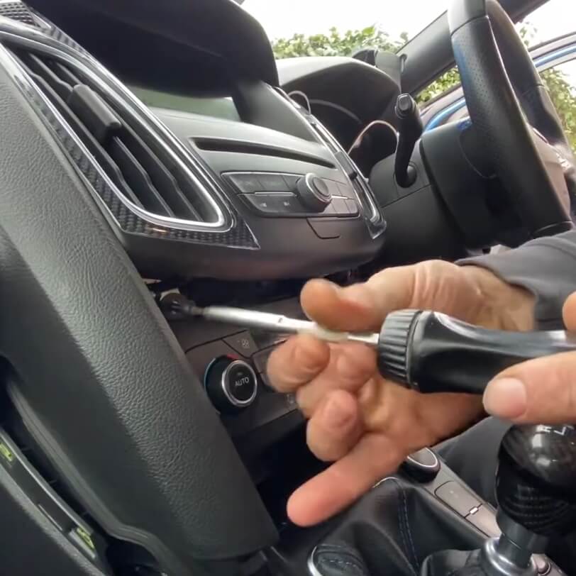 Ford SYNC Sistemi çıkarma